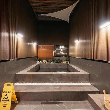 Cozy Tree Hotel Seomyeon Busan Exterior photo